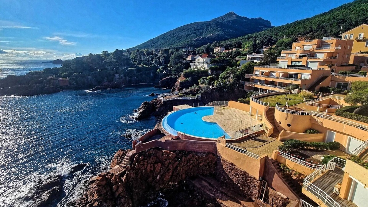 Le Trayas Apartment | REZ DE JARDIN T2 STANDING CAP NEREE VUE MER CLIM WIFI PARKING PISCINE