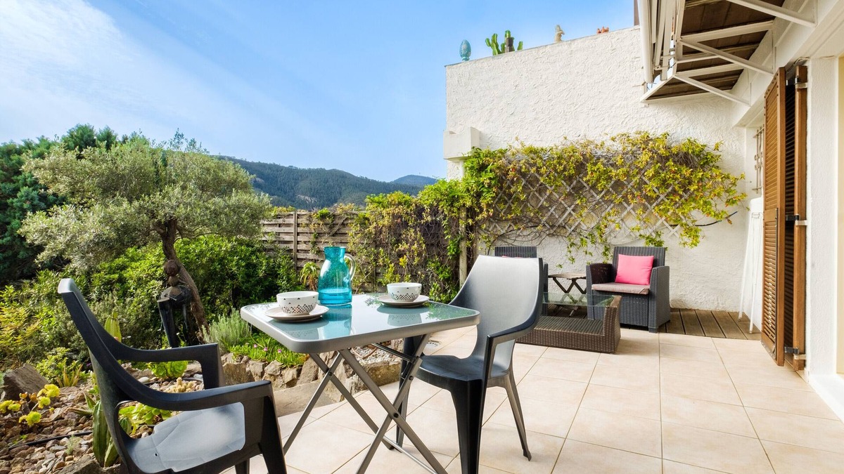 Mandelieu-La-Napoule Apartment | Rez-de-villa dans un beau domaine avec piscine