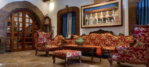 Calle Crisologo Bed & Breakfast | RF ANICETO MANSION