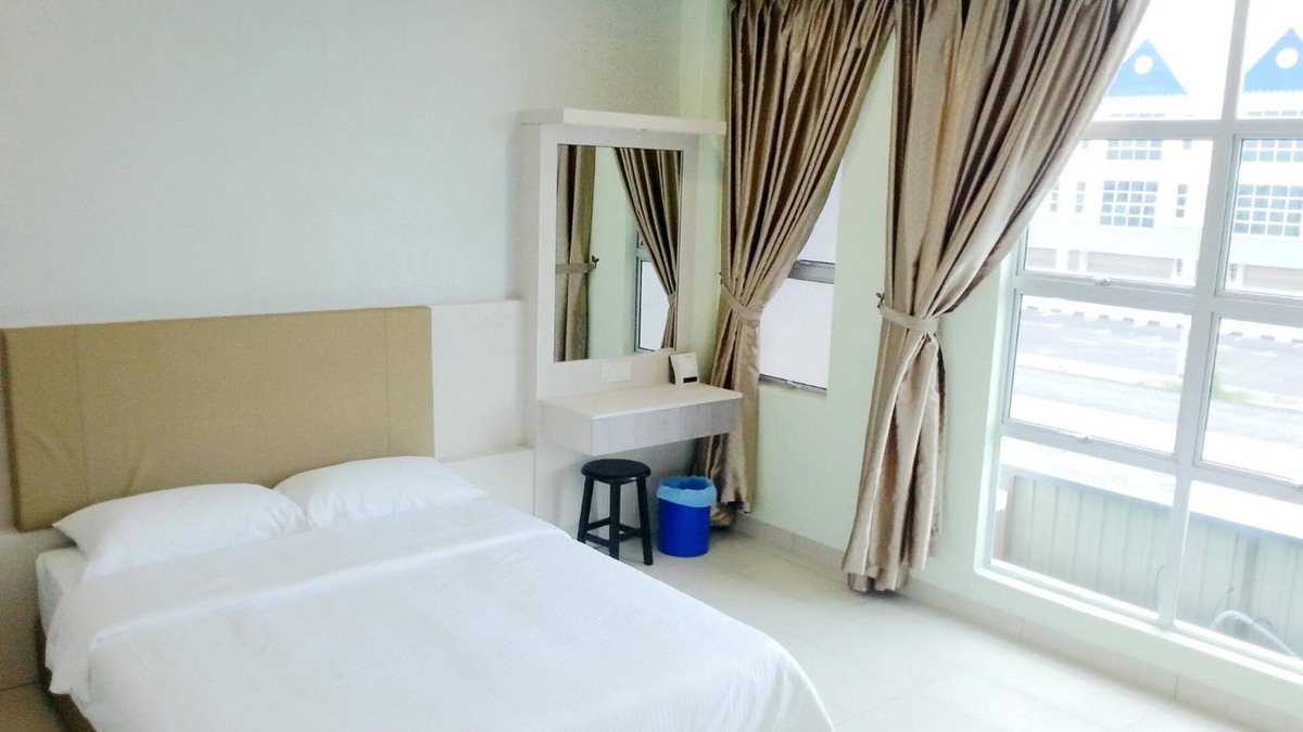 Parit Raja Hotel | RG Grand Hotel