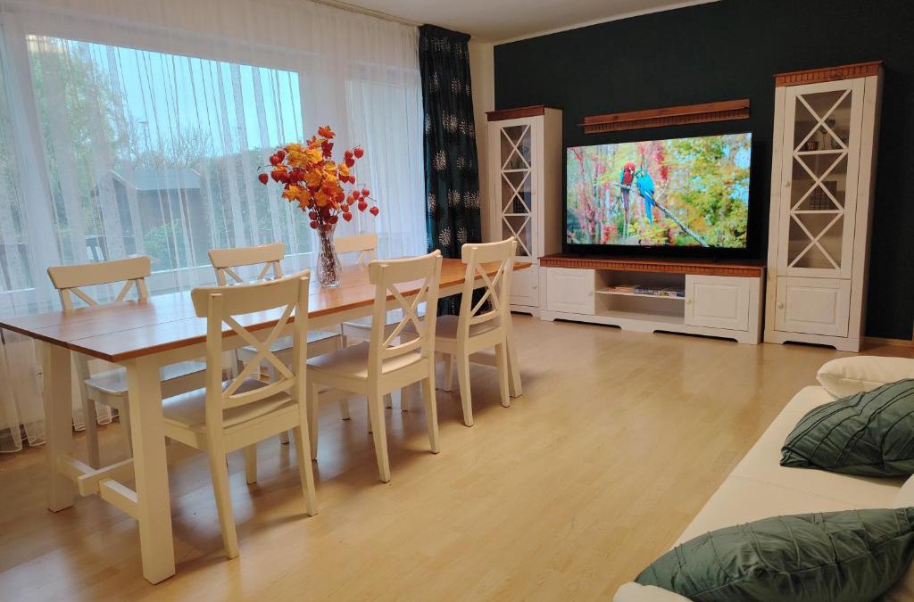 Karthause Apartment | Rhein Ferienwohnung 3-Zimmer Garten Free Parking Netflix Premium Disney Premium