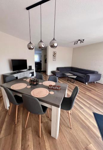 Lahnstein Apartment | RheinLahn Stay - Fewo am Lahneck - 10 min bis Koblenz