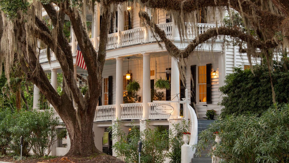 Downtown Bed & Breakfast | Rhett House Inn