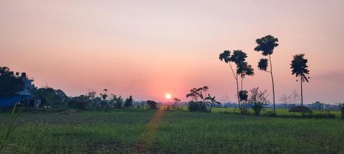 Sauraha Bed & Breakfast | Rhino Land family Home Stay chitwan with garden