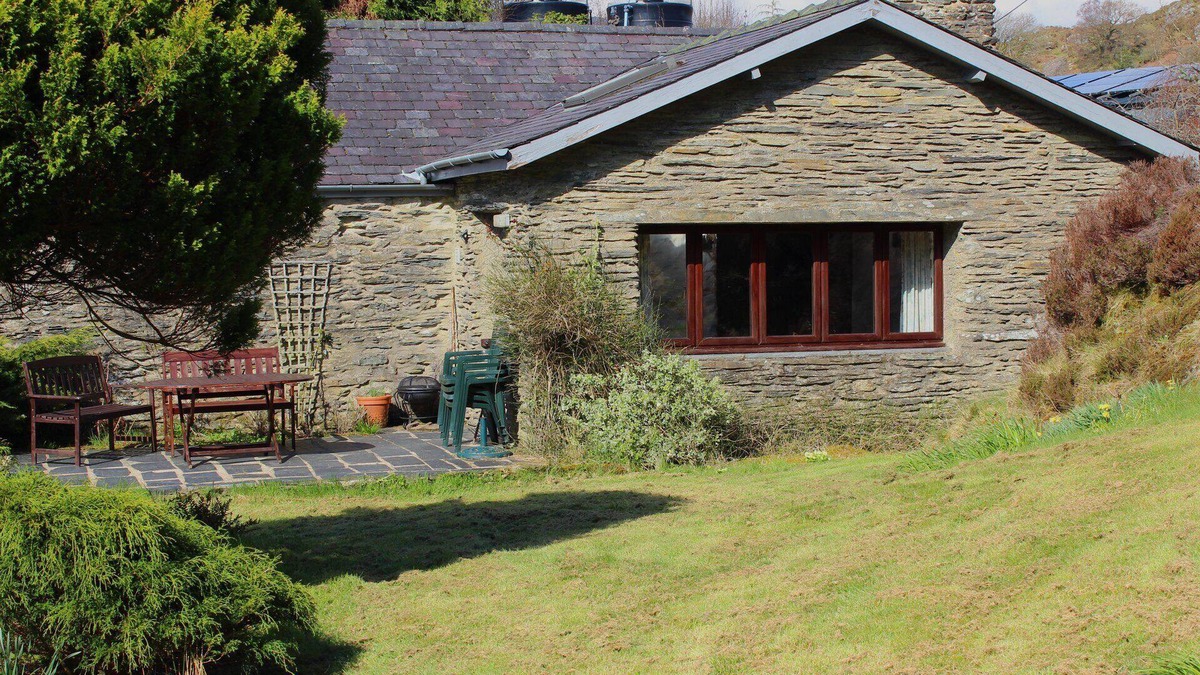 Gwynedd- Snowdonia Cottage | Rhiw Goch Cottage Set in Breathtaking Gardens