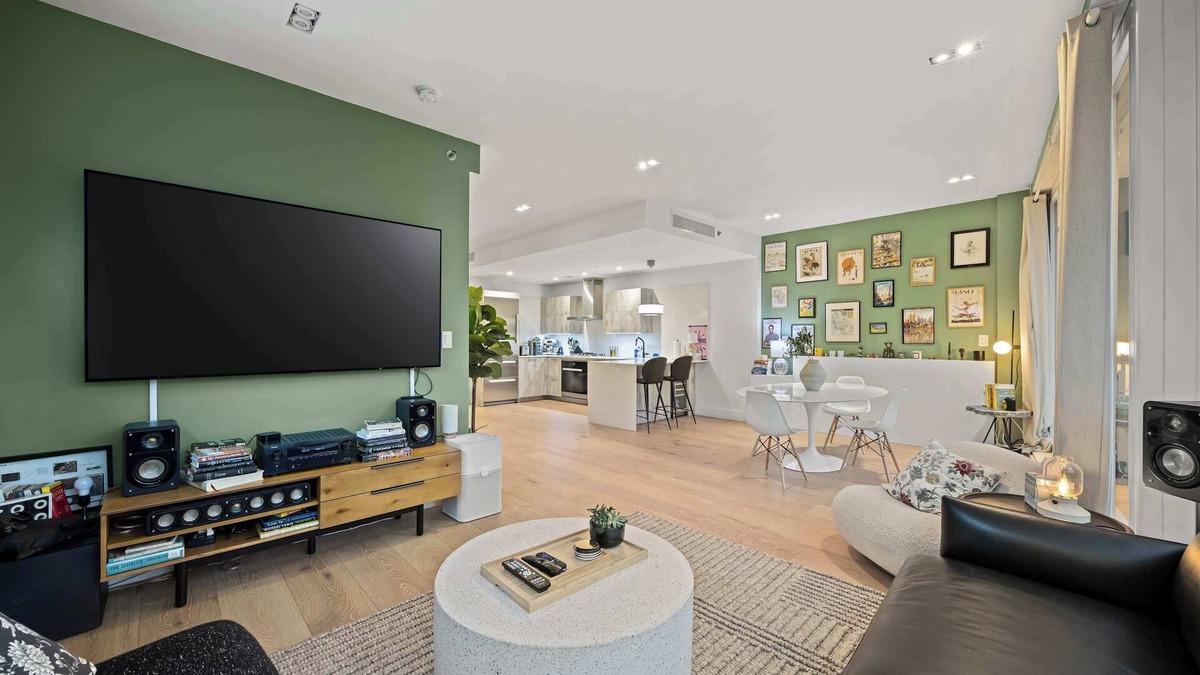 Chelsea Apartment | Rhodes Court by Rove | PH Duplex w/Private Roof