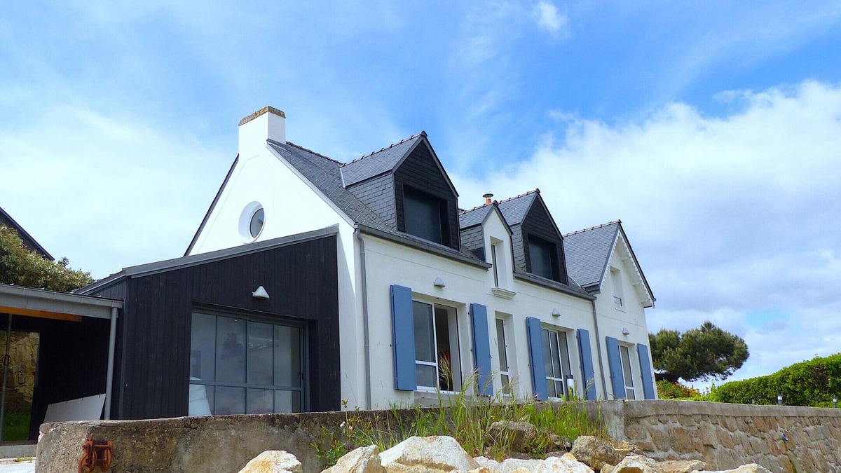 Plouhinec House | Ria d'Étel, Modern house on the water's edge