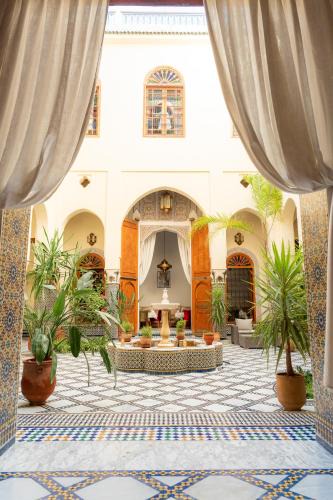 Ain Azlitan House | Riad Al Ansari