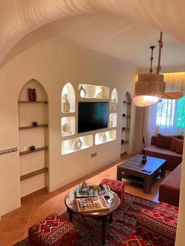Gueliz Apartment | Riad Appart F3 Exceptionnel à Guéliz - À 5 min de la gare - Piscine, Wi-Fi et parking au cœur de Marrakech