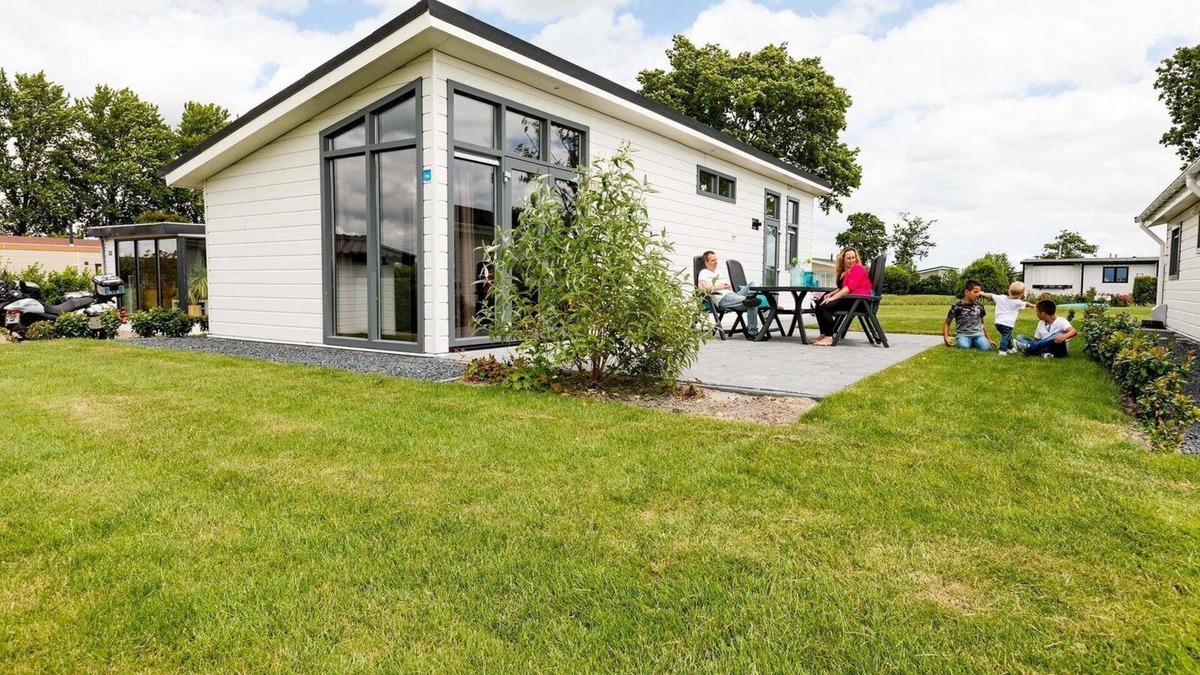 Avenhorn Ski Chalet | ✓ Rialto at Park Westerkogge ✓ Holiday home for 6 people ✓ Located in Berkhout (North Holland) ✓ Waterfront holiday resort ✓ Book directly at the resort