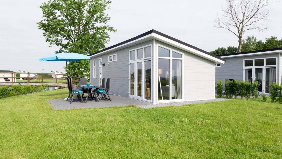 Berkhout Ski Chalet | ✓ Rialto at Park Westerkogge ✓ Holiday home for 5 people ✓ Located in Berkhout (North Holland) ✓ Waterfront holiday resort ✓ Book directly at the resort