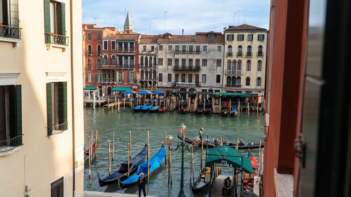 San Polo Apartment | Rialto Deluxe Grand Canal View R&R