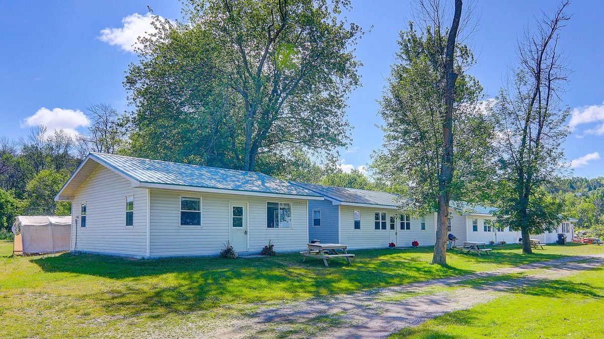 Roseneath Cottage | Rice lake 4 bedrooms waterfront cottage