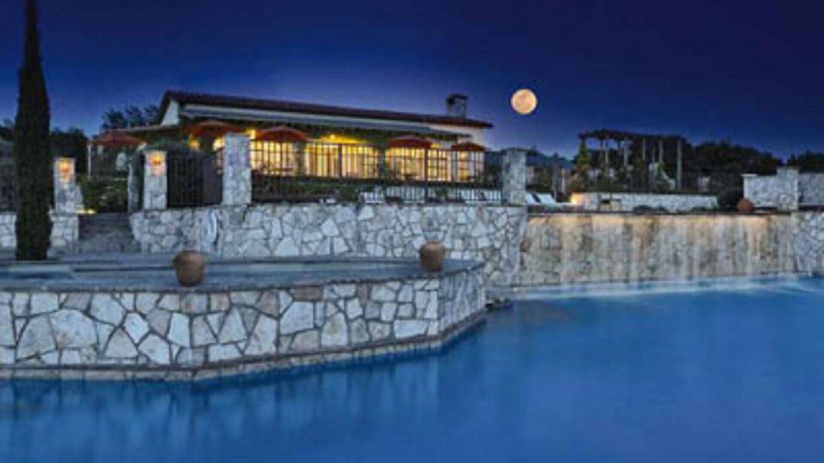 Ingram Resort | Rich with diverse wildlife and breathtaking scenery!