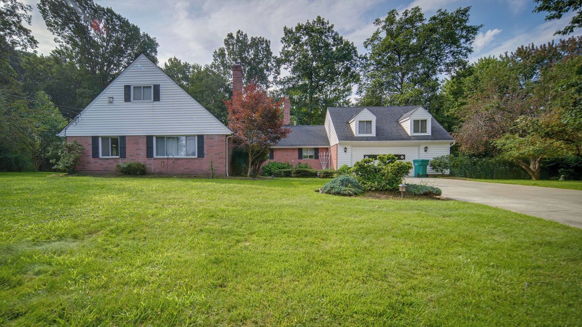 Richmond Heights House | Richmond Heights Retreat w/Patio + Fire Pit!