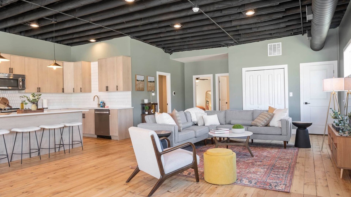Richmond Apartment | Richmond No. 267 Boutique Loft Apartment