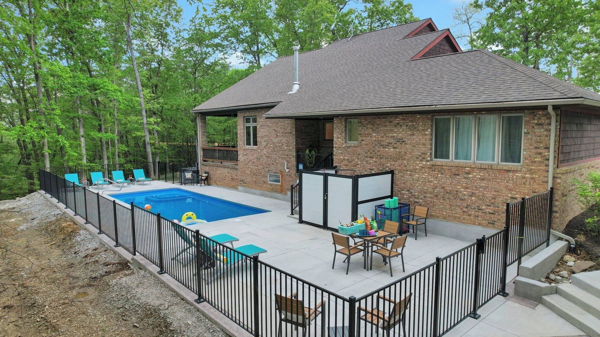 Sugar Grove House | Rickenbacker Ridge sleeps 13 w/heated pool+hot tub+firepit+game room !