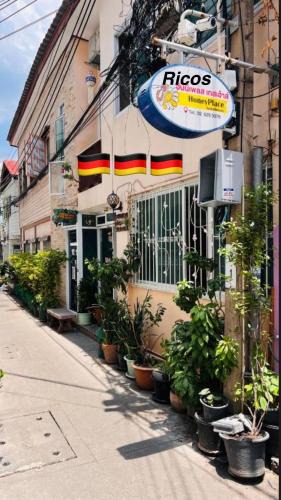 Wat Bowon Niwet House | Ricos Honey Place Guesthouse XGermanX