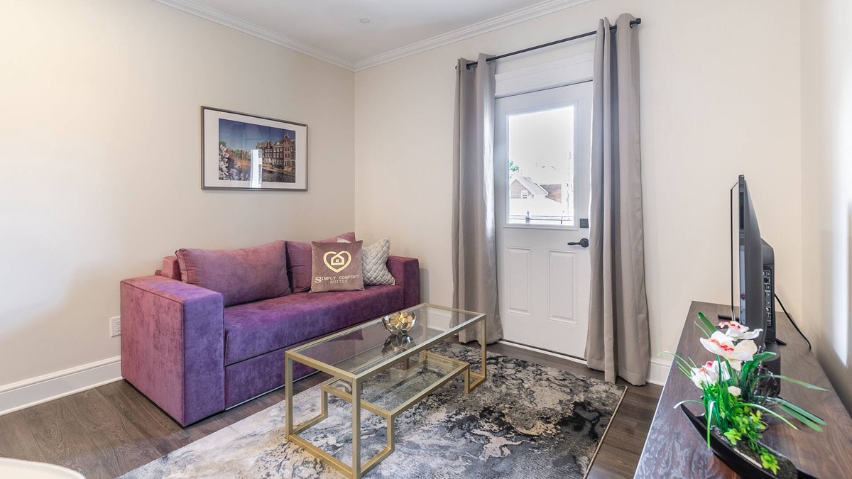 Smiths Falls Apartment | Rideau 1Bd Apartment Balcony Free Parking