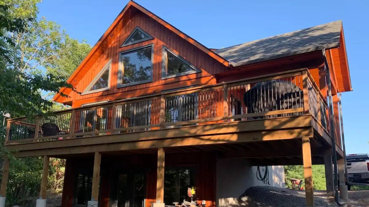 Rideau Lakes Cottage | Rideau Lakes Log Cabin