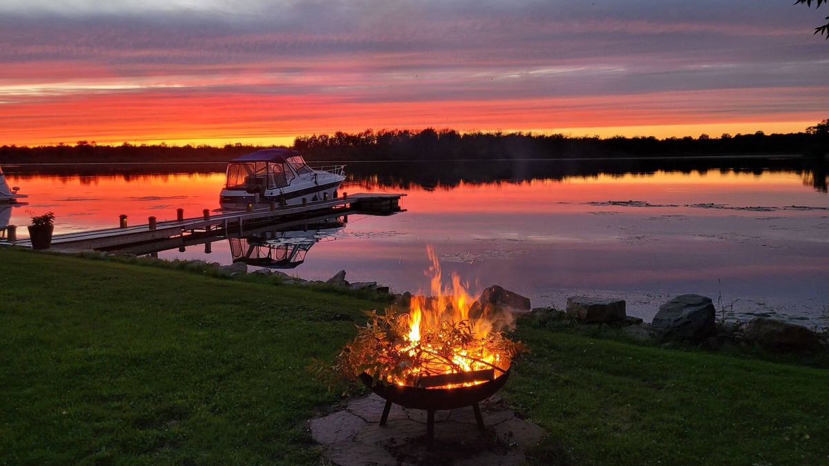 North Grenville House | Rideau River Getaway