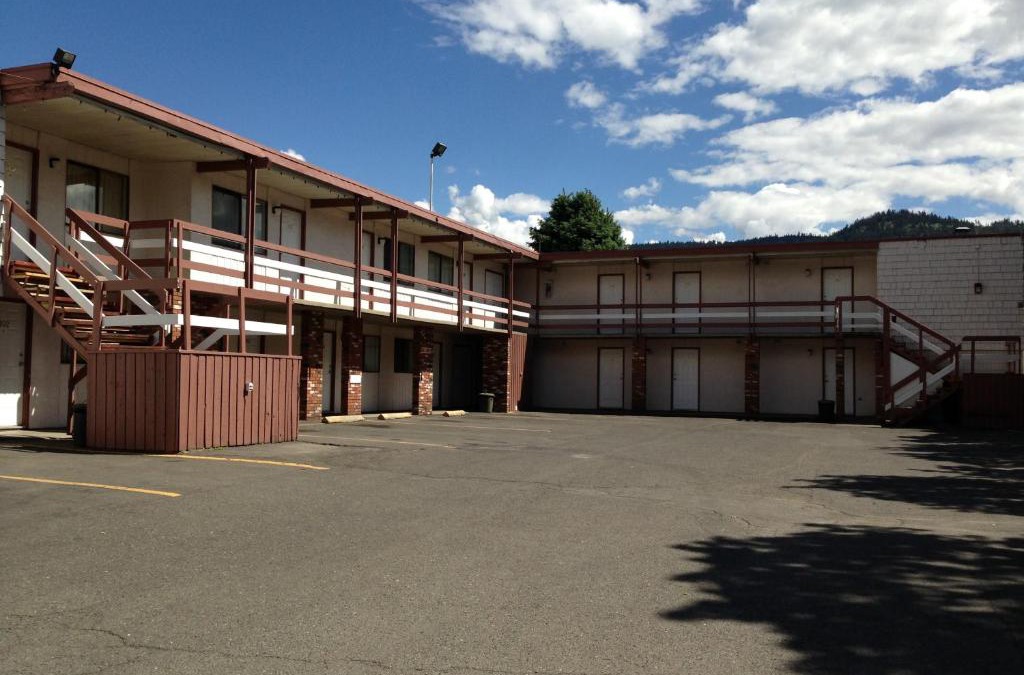 Valleyview Hotel | Rider's Inn