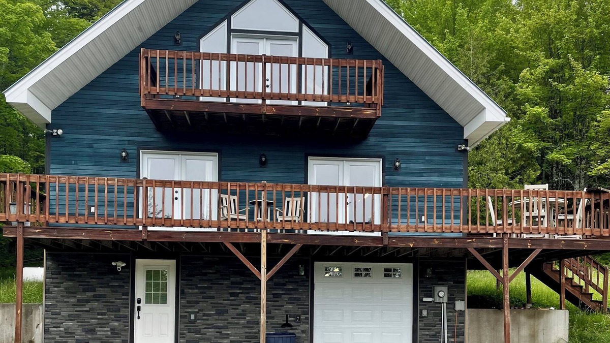 Errol House | Riders welcome! Gorgeous 3-bedroom house with WiFi in Errol