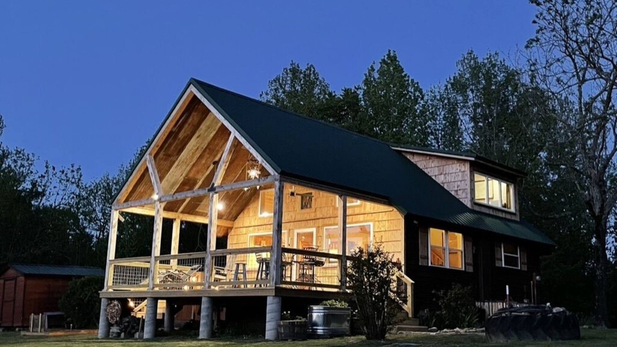 Saint Joe Cabin | Ridge Top Cabin near Buffalo National River with privacy and views.