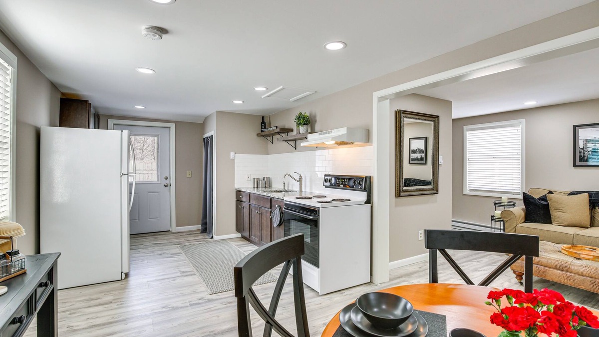 Ridgefield Cottage | Ridgefield Cottage: Walk to Town & Movie Theater!