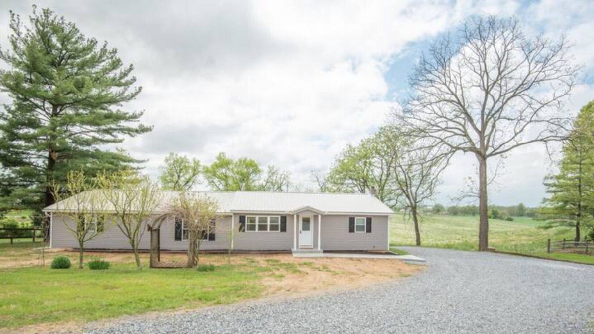 Shippensburg House | Ridges Side Villa with Hot tub | 3 Bed, 2 Bath