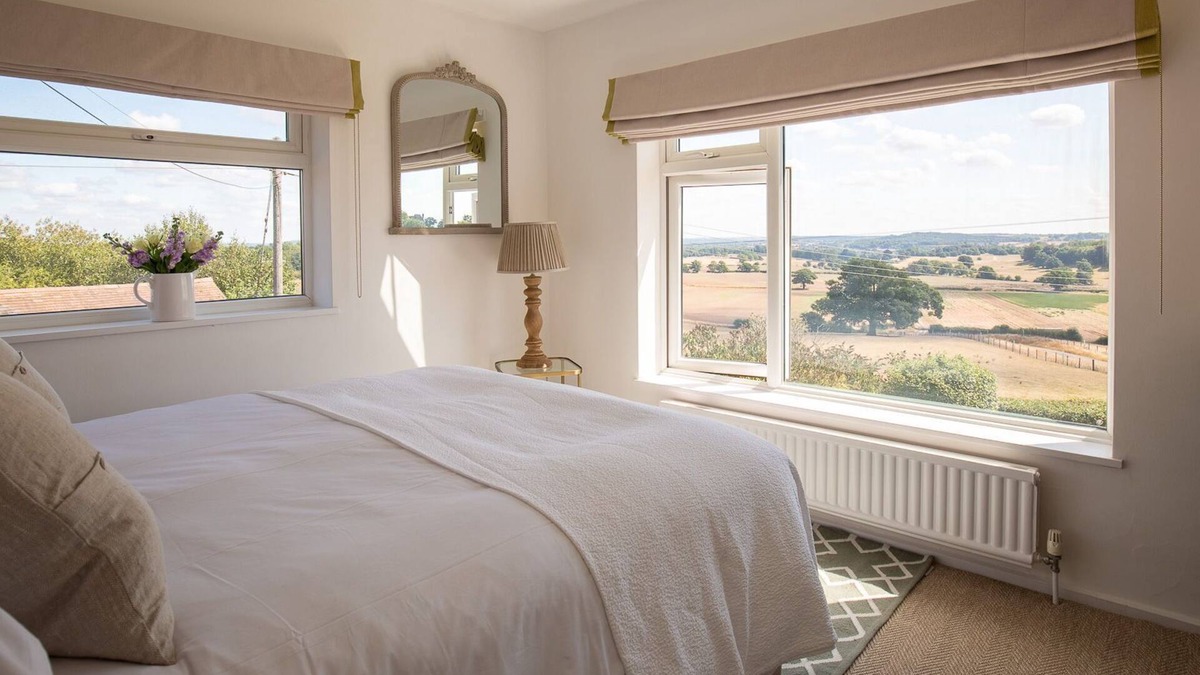 Alcester Cottage | Ridgeway Farmhouse at Ragley Estate, Alcester - sleeps 8 guests in 4 bedrooms