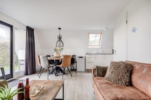 Zwiggelte House | Rietzanger I Cottage met Mooie Inrichting