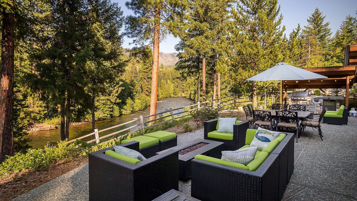 Ardenvoir House | Riffle River Lodge-River, WI-FI, Dogs, Game Room