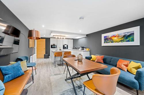 West End Apartment | RÌGH Properties - Luxury West End Artisan Apartment