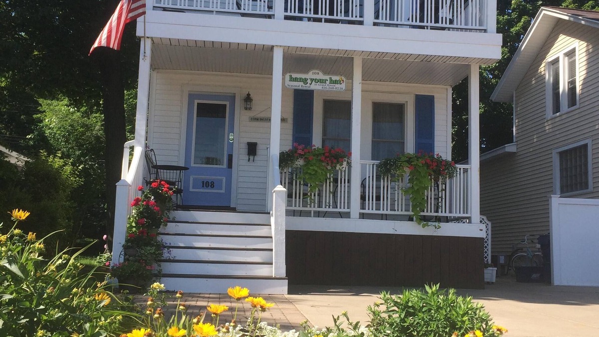 Grand Haven Apartment | Right Downtown Grand Haven!