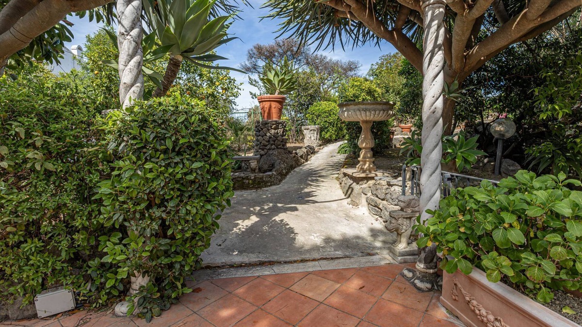 Ischia Porto Villa | Right in the center of Ischia, the ideal villa for comfortable exclusive vacations