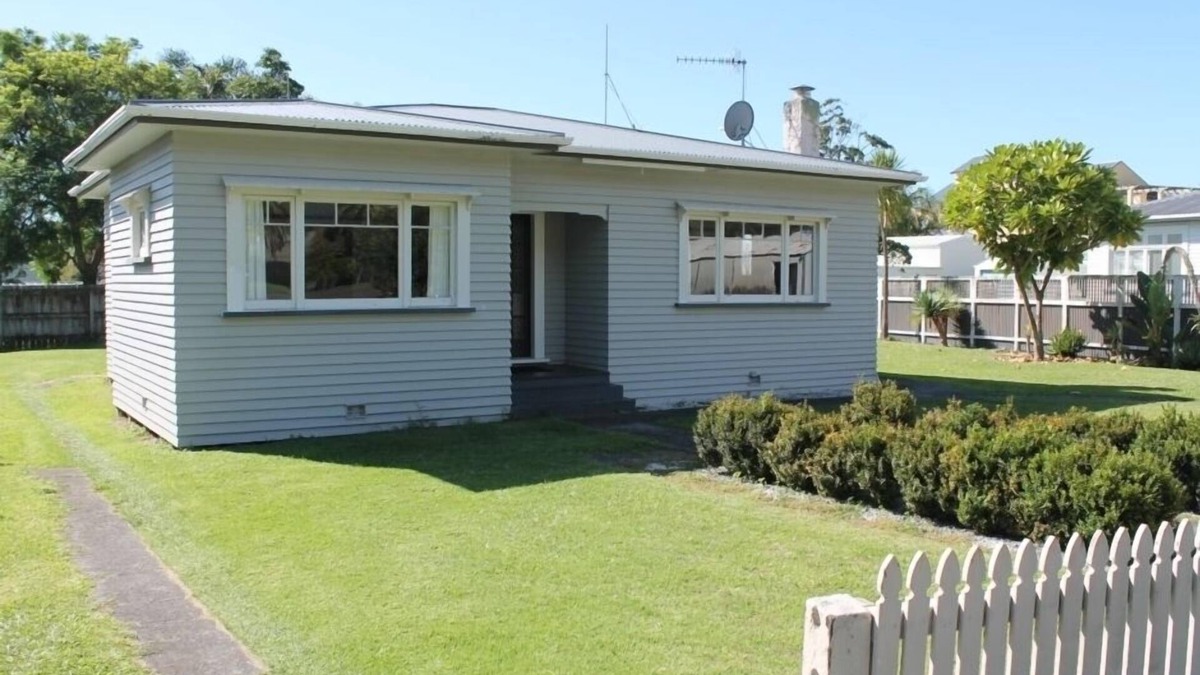 Whakatane House | right in the town centre