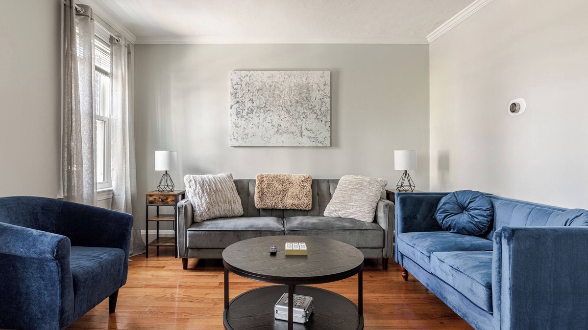 Columbus Park - Andrew Square Condo | Right Near Convention Center and Train Station
