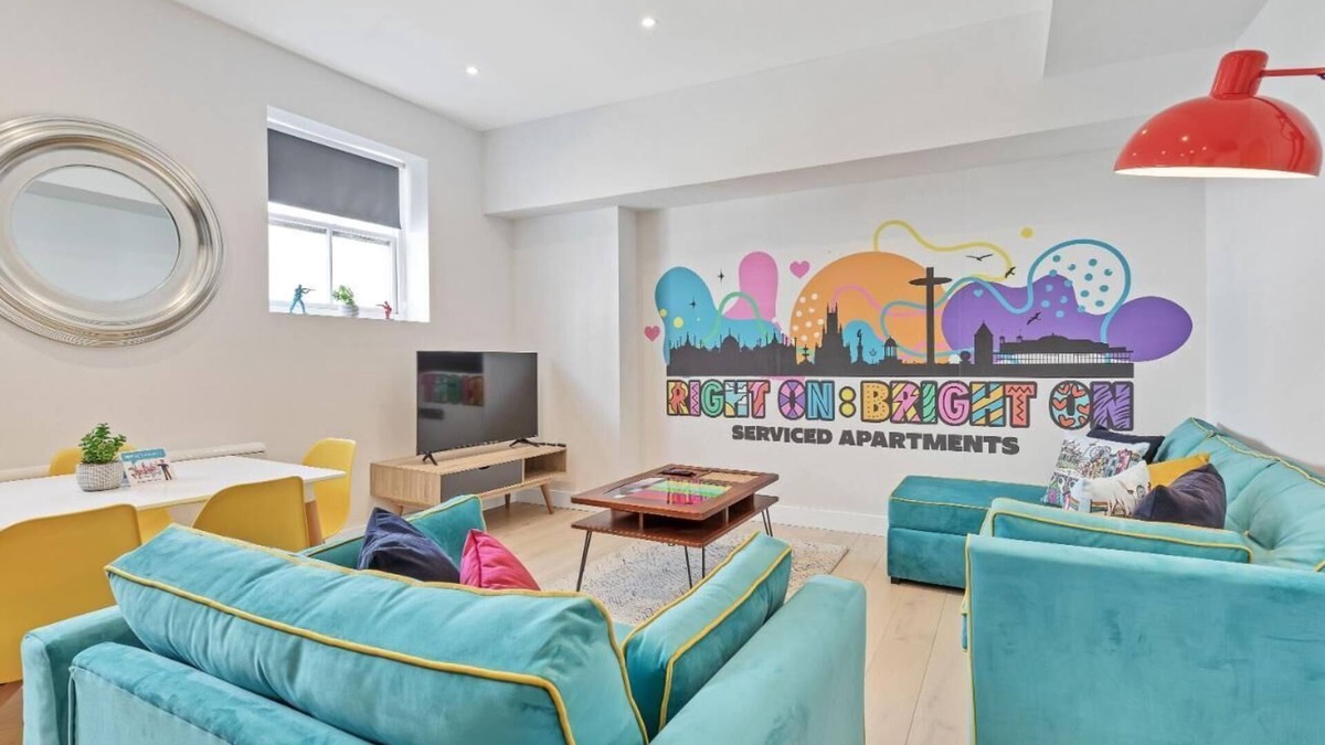 Montpelier Apartment | Right On : Bright On Apartment 1F | By My Getaways