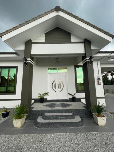 Peringat House | Rihays Palace Homestay Ketereh