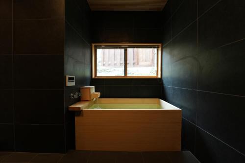 Hida Takayama Onsen Villa | Rikka Soyuji Hinoki Woodbath 2 bedrooms Kitchen Free parking