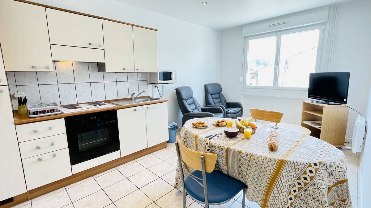 Forges-les-Bains Apartment | Rimbaud: Apartment 300 meters from the spa (public parking)