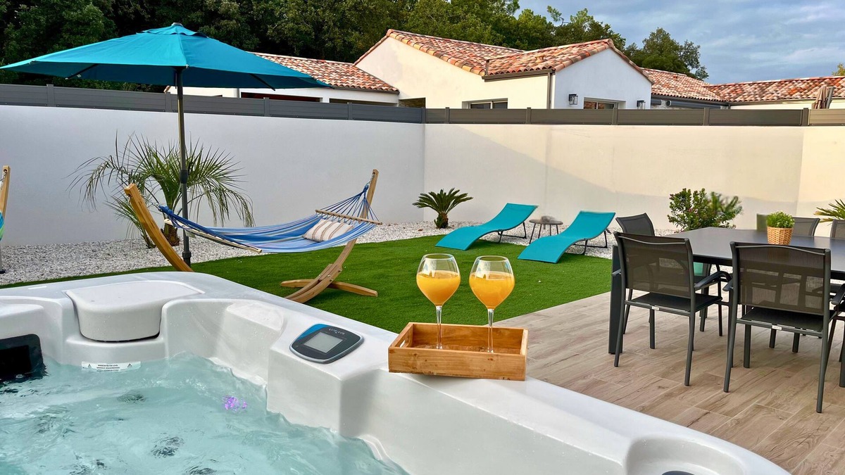Saint-Hilaire-de-Riez House | Rincon del Mar - House with spa and hammocks, just 8 minutes from the sea
