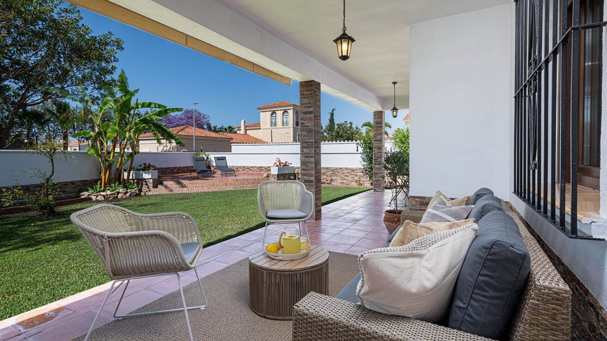 Torre de Benagalbon Ski Chalet | Rincon - Holiday Home in Rincon de la Victoria