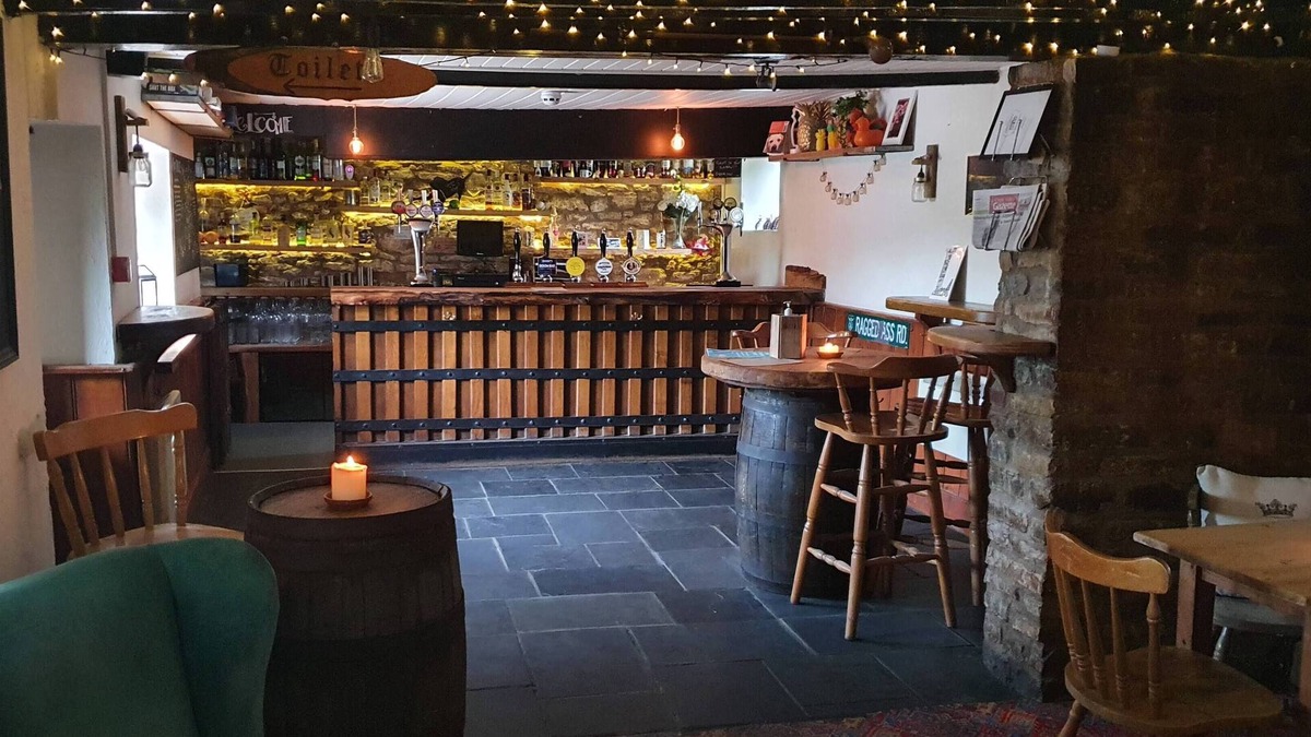Hinton Blewett Hotel | Ring O Bells Hinton Blewett