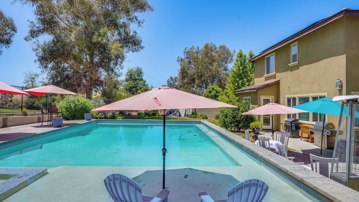 Bakersfield House | Rio Bravo Country Club Home in Bakersfield w/Pool