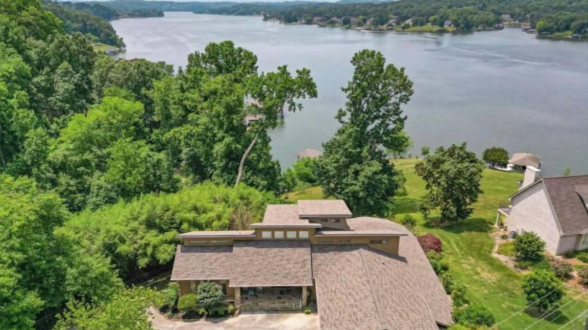Mount Vernon House | Rio Lakehouse. Sleeps 12!