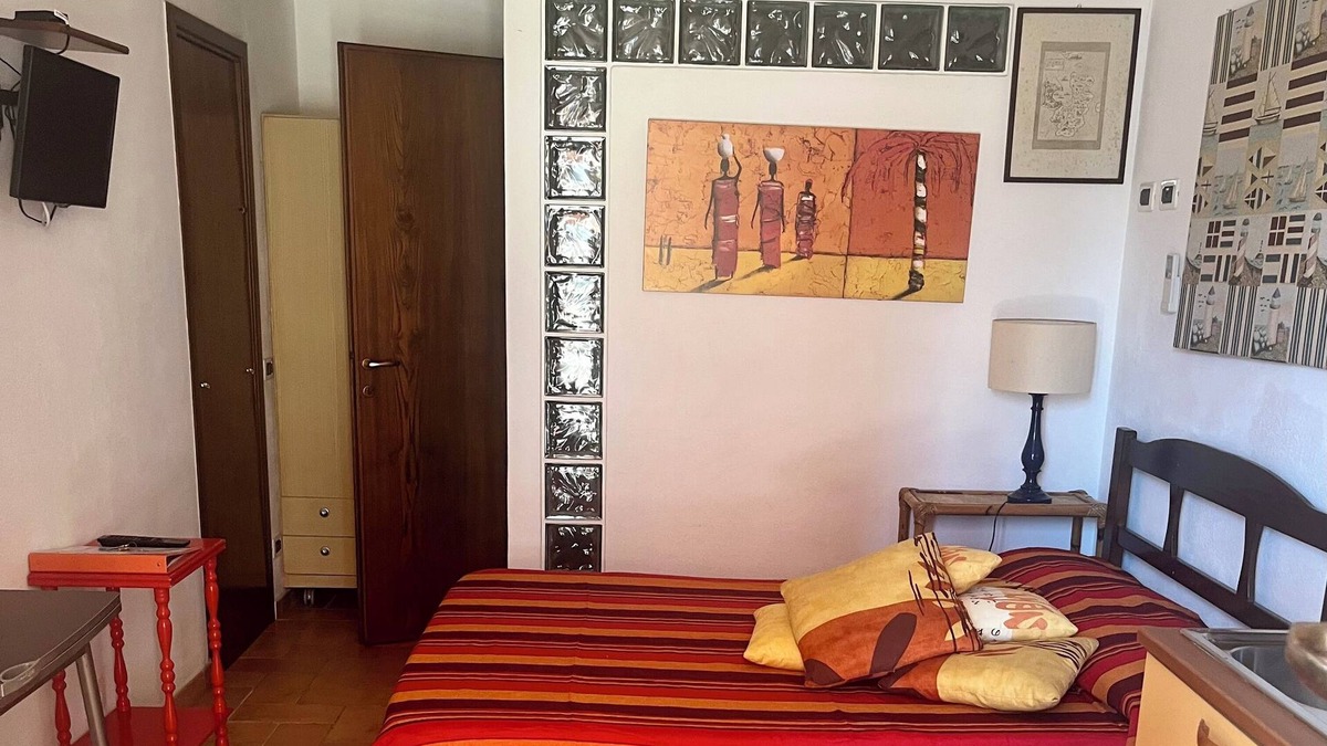Rio Marina House | Rio Marina studio apartment in a characteristic residence 10 meters from the sea