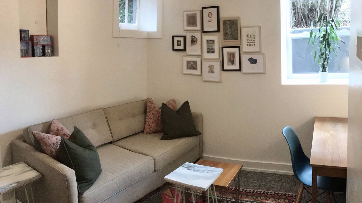 King Apartment | Riposo: A private artistic getaway