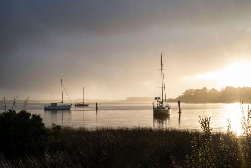 Strahan Hotel | Risby Cove Boutique Hotel
